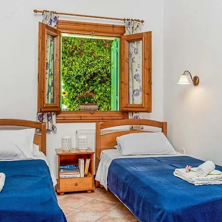 Villa Sleeps 10 Pool Air Con Wifi Kassiopi