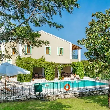 Villa Sleeps 10 Pool Air Con Wifi