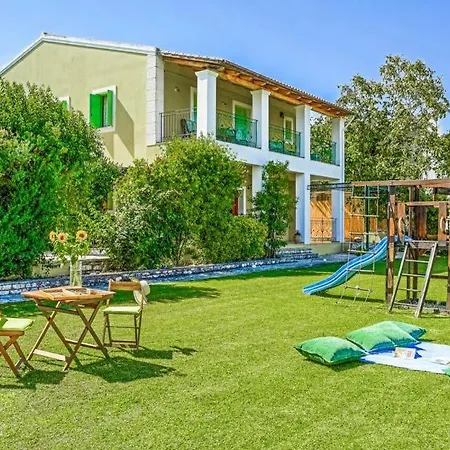 Villa Sleeps 10 Pool Air Con Wifi *
